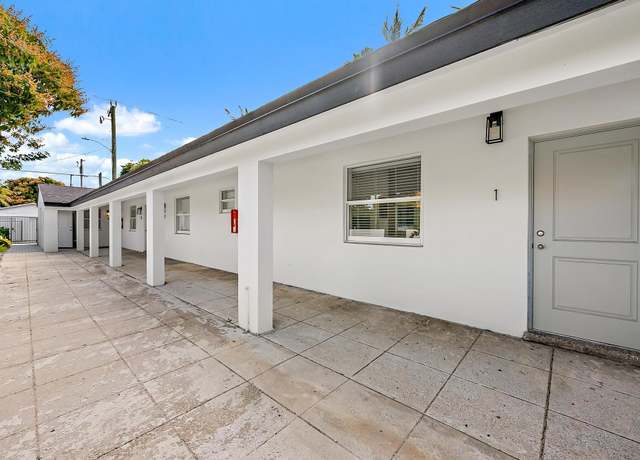 Property at 3808 Broadway, West Palm Beach, FL 33407, 5 beds, 4 baths