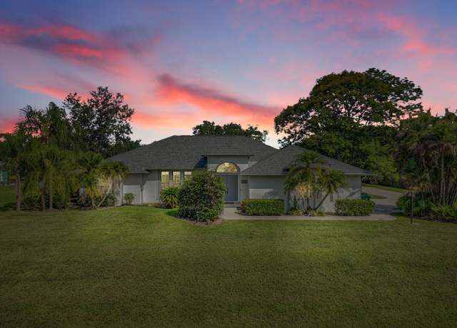 Property at 204 SW Gettysburg Dr, Port Saint Lucie, FL 34953, 3 beds, 2.5 baths