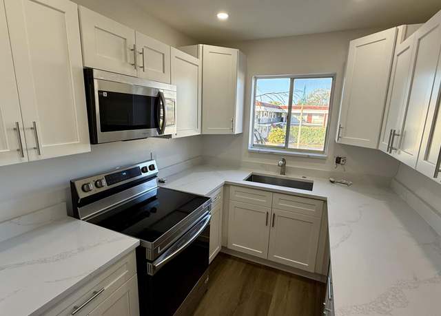 Property at 1410 S Federal Hwy #201, Lake Worth, FL 33460, 2 beds, 2 baths