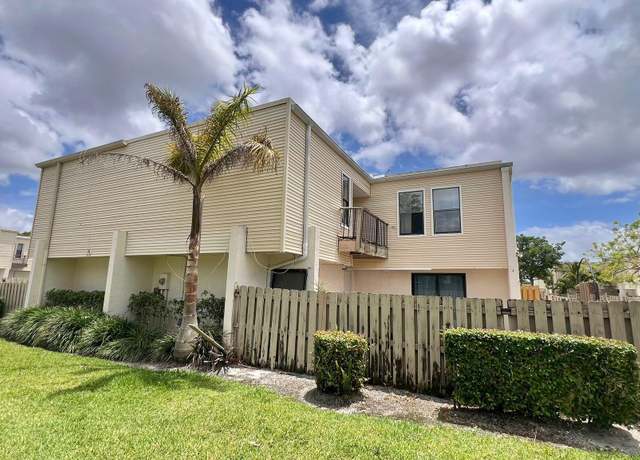 Property at 11987 Shakerwood Ln, Wellington, FL 33414, 2 beds, 2.5 baths