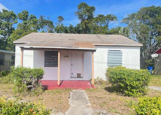 Property at 530 W 1st St, Riviera Beach, FL 33404, 2 beds, 1 bath
