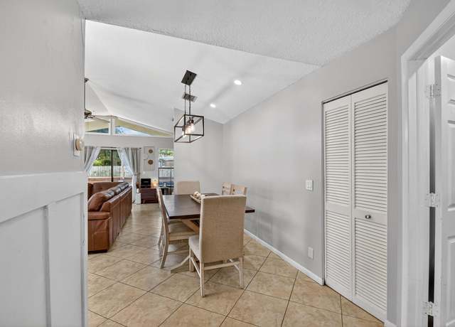 Property at 7555 Hilltop Dr, Lake Worth, FL 33463, 3 beds, 2 baths