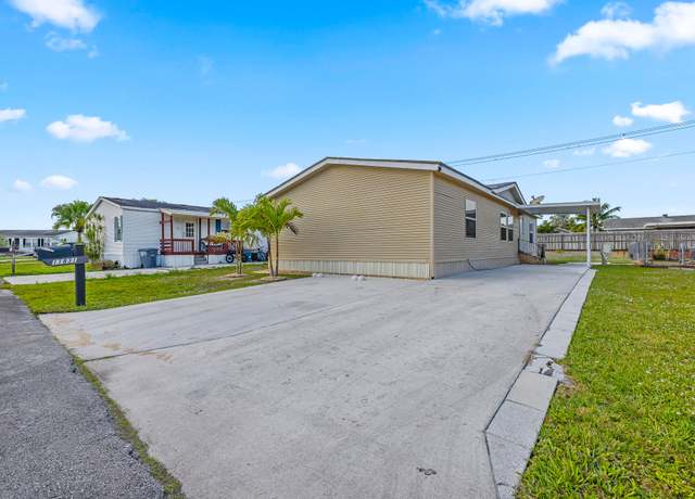 Property at 11831 Bay Pl, Boca Raton, FL 33428, 3 beds, 2 baths