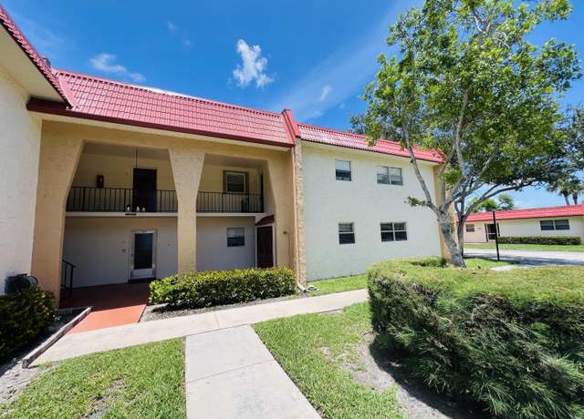 Property at 145 Lake Evelyn Dr, West Palm Beach, FL 33411, 2 beds, 2 baths