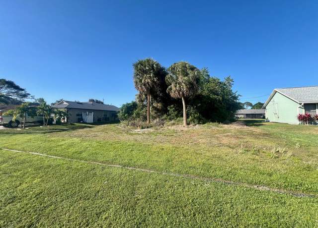 Property at 2826 SW South Calabria Cir, Port Saint Lucie, FL 34953