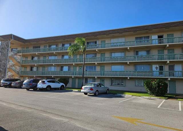 Property at 300 Village Green Cir S #206, Palm Springs, FL 33461, 1 bed, 1.5 baths