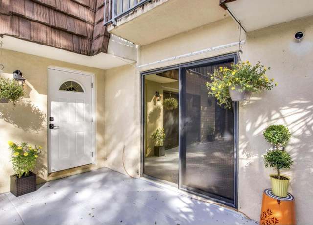 Property at 2111 21st Ln, Palm Beach Gardens, FL 33418, 2 beds, 2.5 baths