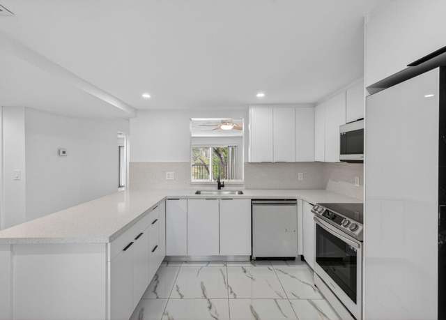 Property at 14375 Strathmore 303 Ln #303, Delray Beach, FL 33446, 2 beds, 2 baths