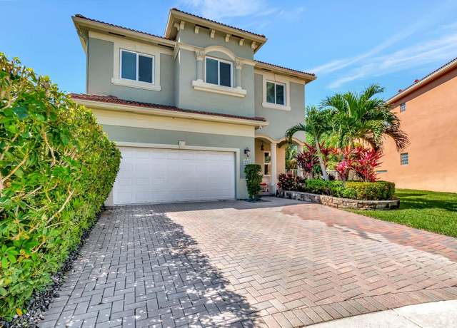 Property at 553 Gazetta Way, West Palm Beach, FL 33413, 5 beds, 3.5 baths
