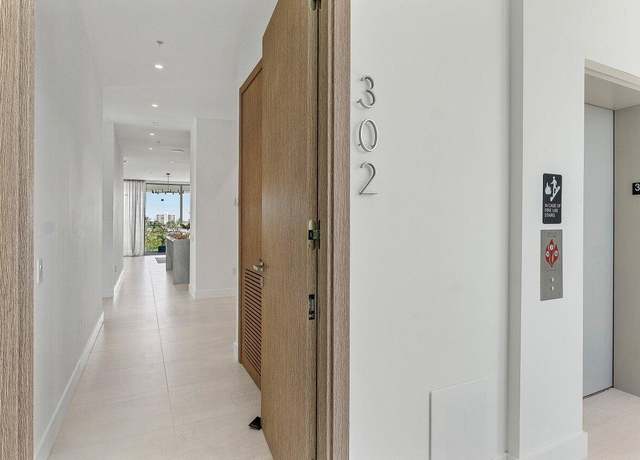 Property at 246 NE 6th Ave Ave #300, Delray Beach, FL 33444, 2 beds, 2 baths