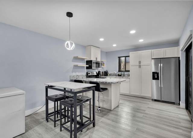 Property at 2824 Kirk Rd, Lake Worth, FL 33461, 2 beds, 1.5 baths