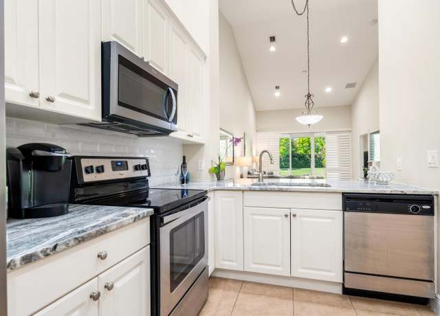 Property at 4325 Cross Ct, Vero Beach, FL 32967, 2 beds, 2 baths