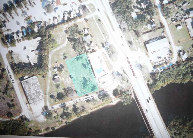 Property at 904 Valley Ln, Fort Pierce, FL 34946