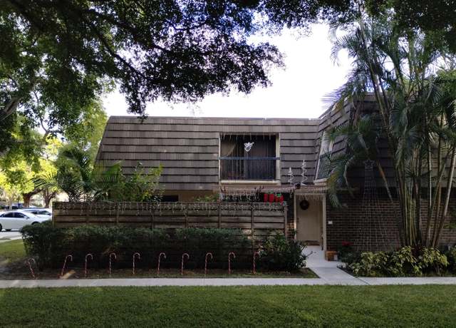 Property at 108 1st Ter, Palm Beach Gardens, FL 33418, 2 beds, 2.5 baths