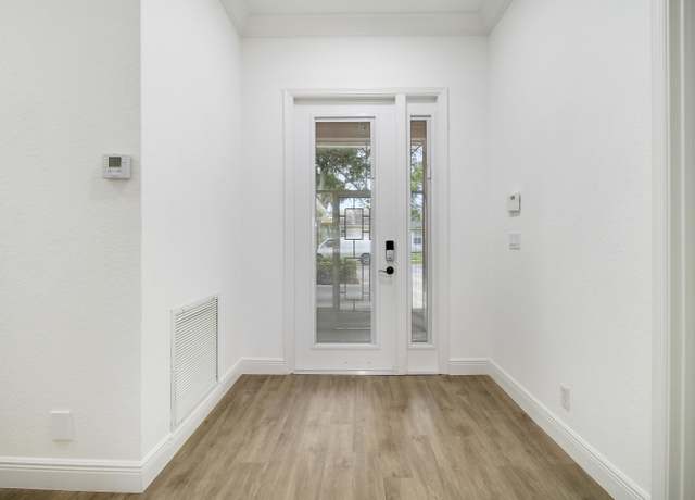 Property at 9150 Bay Harbour Cir, West Palm Beach, FL 33411, 3 beds, 2 baths