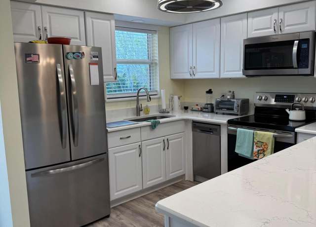 Property at 2950 SE Ocean Blvd SE #110202, Stuart, FL 34996, 2 beds, 2 baths