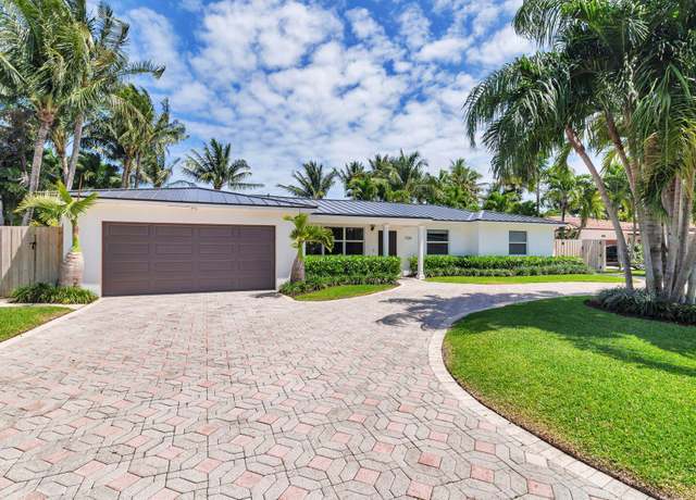 Property at 7226 Pine Tree Ln, Lake Clarke Shores, FL 33406, 3 beds, 2 baths