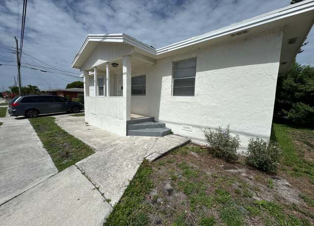 Property at 901 W 7th St, Riviera Beach, FL 33404, 4 beds, 2 baths