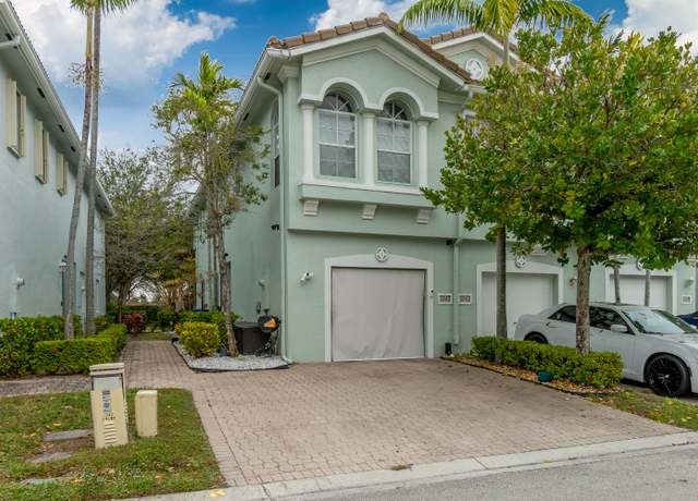 Property at 3263 Laurel Ridge Cir, Riviera Beach, FL 33404, 3 beds, 2.5 baths