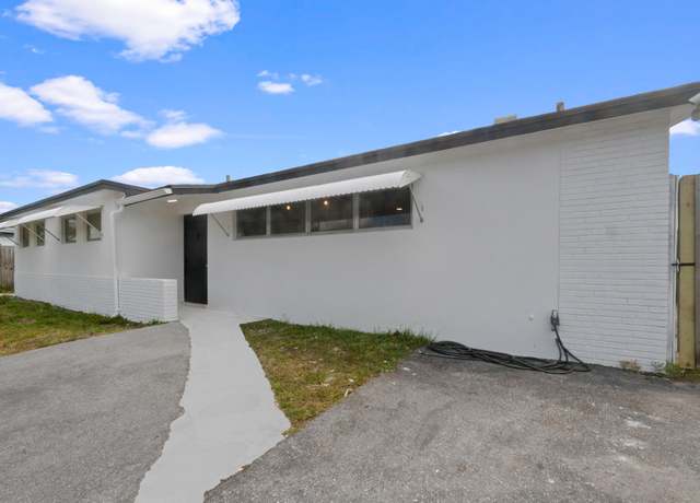 Property at 5720 Parke Ave, West Palm Beach, FL 33407, 3 beds, 2 baths