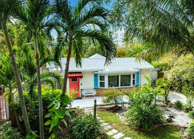 Property at 321 N Lakeside Dr, Lake Worth Beach, FL 33460, 2 beds, 2 baths