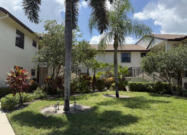 Property at 3236 Jog Park Dr, Greenacres, FL 33467, 3 beds, 2 baths