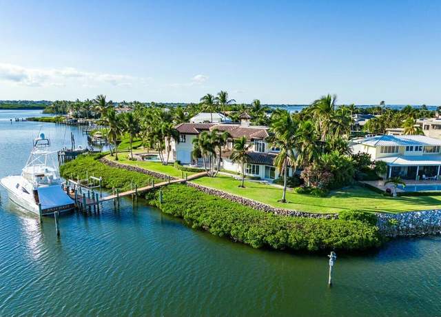 Property at 2440 SE Bahia Way, Stuart, FL 34996, 4 beds, 5.5 baths