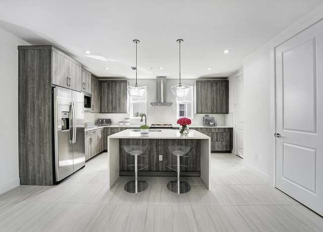 Property at 51 NW 4th Ave, Delray Beach, FL 33444, 3 beds, 3.5 baths
