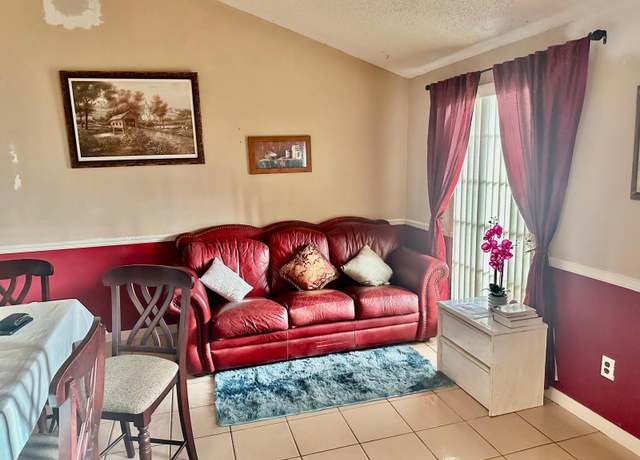 Property at 1098 Stardust Way, Royal Palm Beach, FL 33411, 3 beds, 2 baths