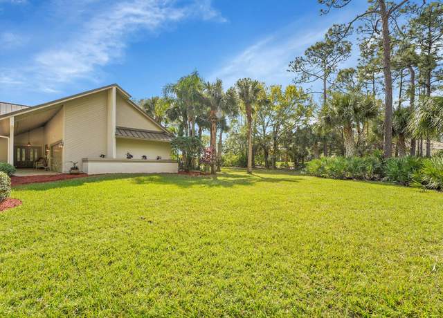 Property at 7839 Sabal Lake Dr, Port Saint Lucie, FL 34986, 3 beds, 2.5 baths