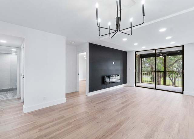 Property at 6795 Huntington Ln #205, Delray Beach, FL 33446, 2 beds, 2 baths