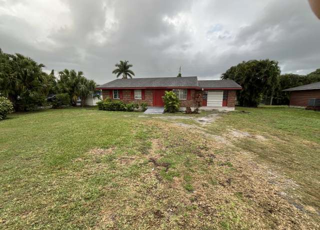 Property at 749 S Main St, Belle Glade, FL 33430, 4 beds, 2 baths