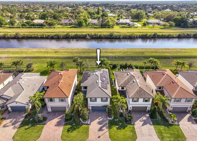 Property at 800 SE Villandry Way, Port Saint Lucie, FL 34984, 3 beds, 2.5 baths