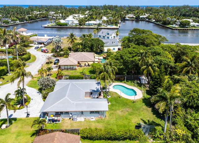 Property at 912 Roberts Rd, Delray Beach, FL 33483, 3 beds, 3 baths
