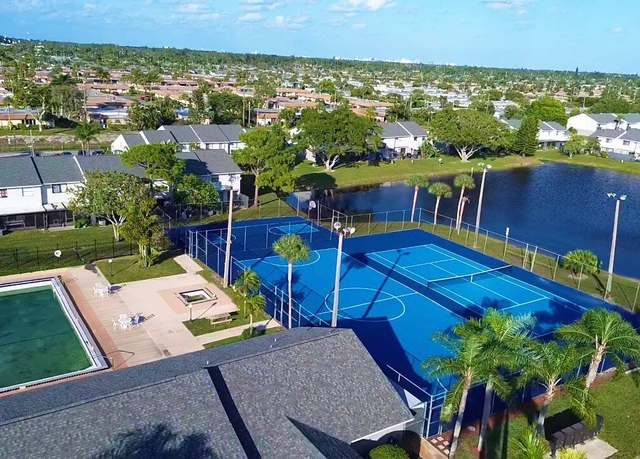 Property at 6604 Dockside Cir #6604, Greenacres, FL 33463, 2 beds, 1.5 baths