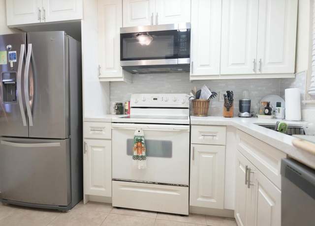 Property at 8051 Sunrise Lakes Dr N #101, Sunrise, FL 33322, 2 beds, 2 baths