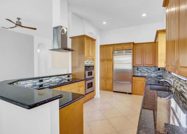 Property at 15274 Fiorenza Cir Cir, Delray Beach, FL 33446, 2 beds, 2 baths