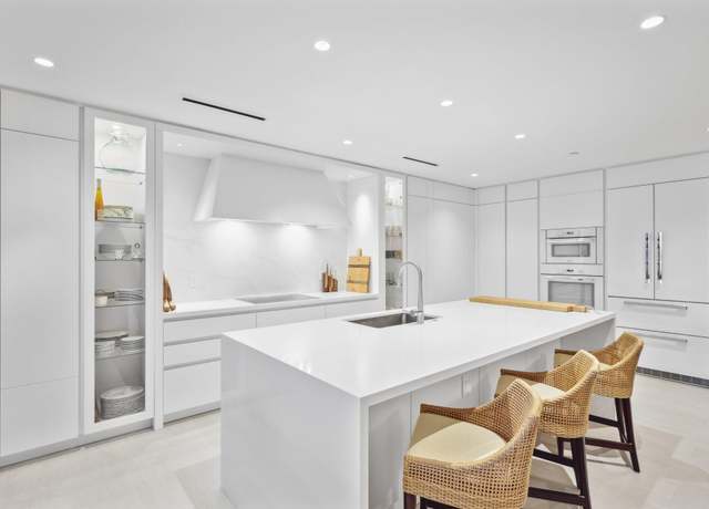 Property at 200 SE Mizner Blvd #407, Boca Raton, FL 33432, 2 beds, 3.5 baths
