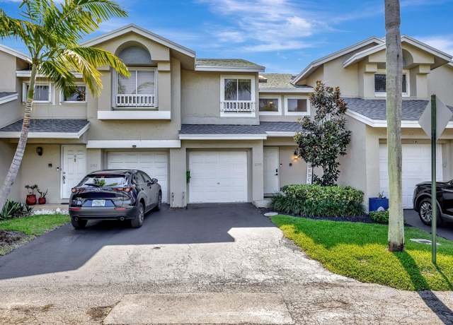 Property at 2190 Discovery Cir W, Deerfield Beach, FL 33442, 2 beds, 2.5 baths