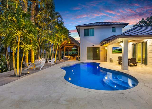 Property at 9806 SE Landing Pl, Tequesta, FL 33469, 6 beds, 4 baths