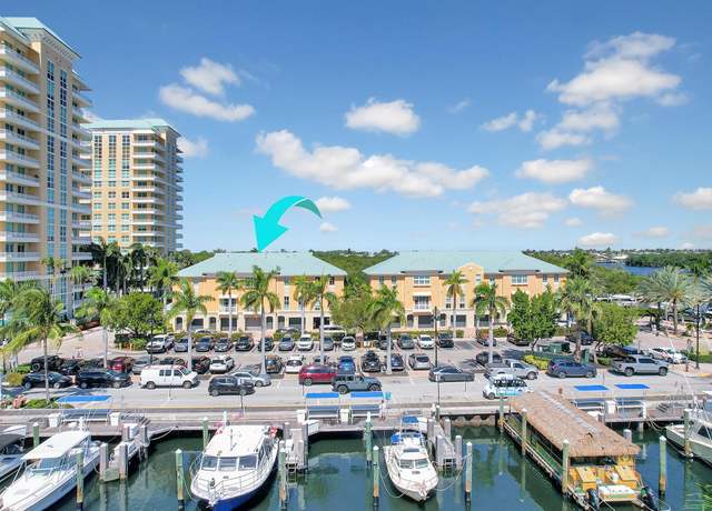 Property at 643 Casa Loma Blvd, Boynton Beach, FL 33435, 2 beds, 2.5 baths