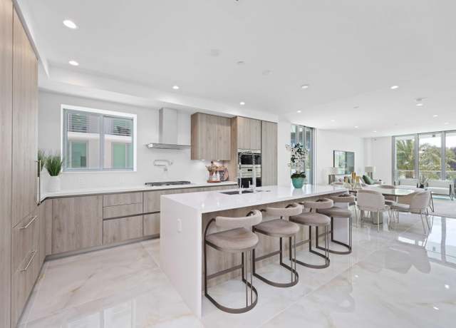 Property at 485 E Royal Palm Rd #203, Boca Raton, FL 33432, 3 beds, 3.5 baths