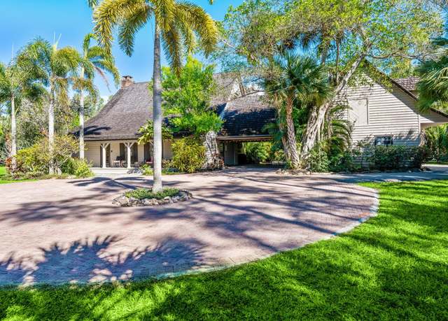 Property at 790 E Rambling Dr, Wellington, FL 33414, 5 beds, 4 baths