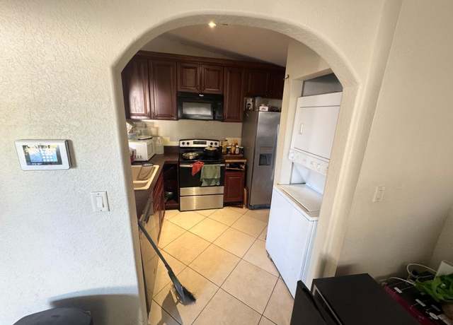Property at 1123 E Windsor Ave, West Palm Beach, FL 33401, 3 beds, 2 baths