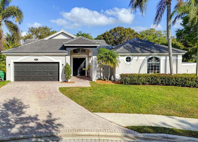 Property at 8020 Bermuda Point Ln, Davie, FL 33328, 4 beds, 4 baths