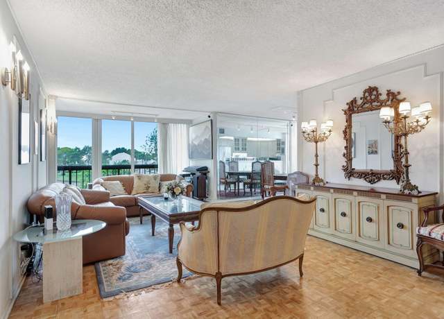 Property at 1732 Bridgewood Dr, Boca Raton, FL 33434, 2 beds, 2 baths