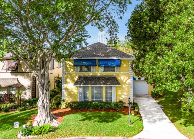 Property at 27 SW 5th Way, Boca Raton, FL 33432, 3 beds, 2.5 baths