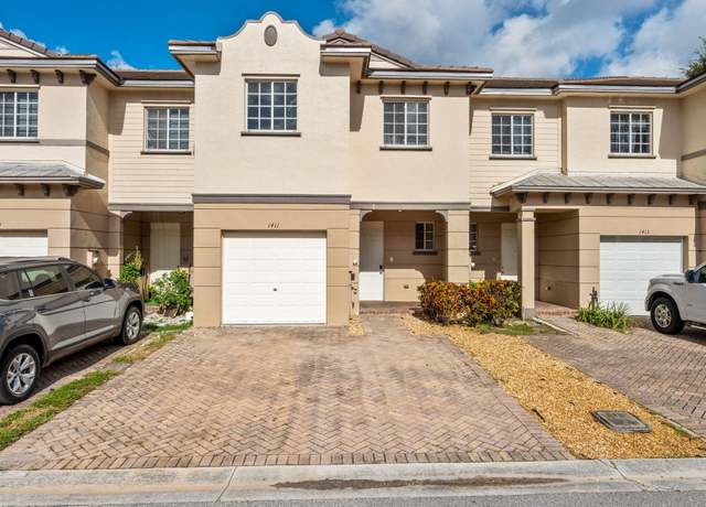 Property at 1411 Lucaya Dr, Riviera Beach, FL 33404, 3 beds, 2.5 baths