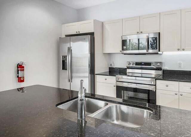 Property at 3960 N Flagler Dr #305, West Palm Beach, FL 33407, 1 bed, 1 bath