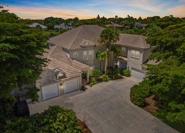 Property at 11813 Pebblewood Dr, Wellington, FL 33414, 4 beds, 4 baths